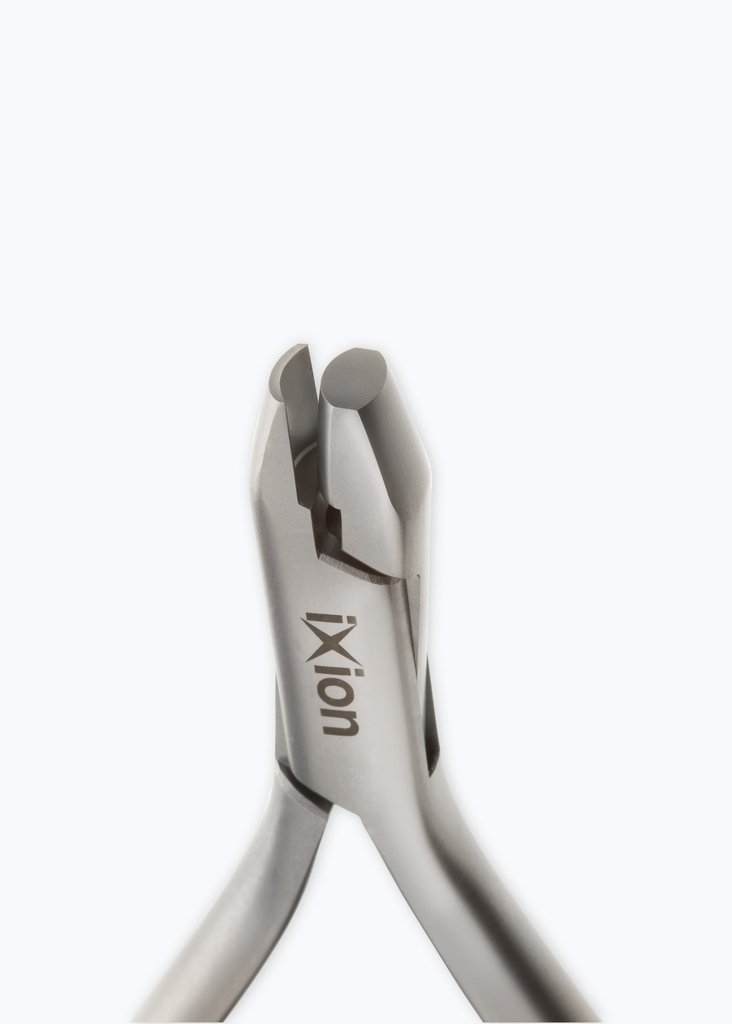 Ixion De La Rosa Plier