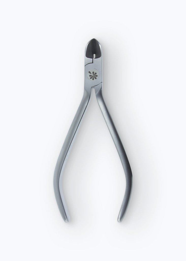 Hard Wire Cutter with Angled Tips